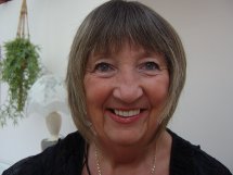 Anne Watts ( SMILE MAKEOVER )